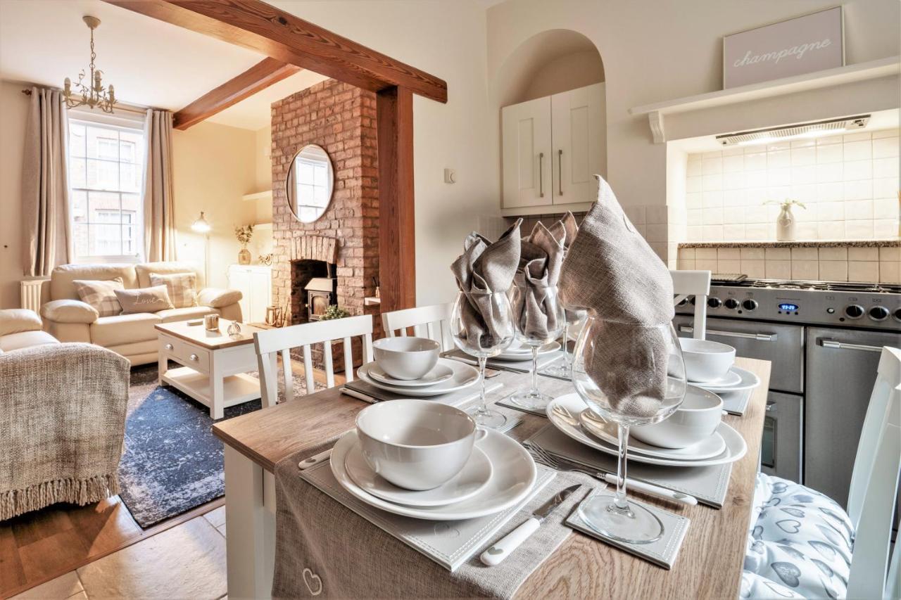 The In Chester, Sleeps 6 With Free Parking