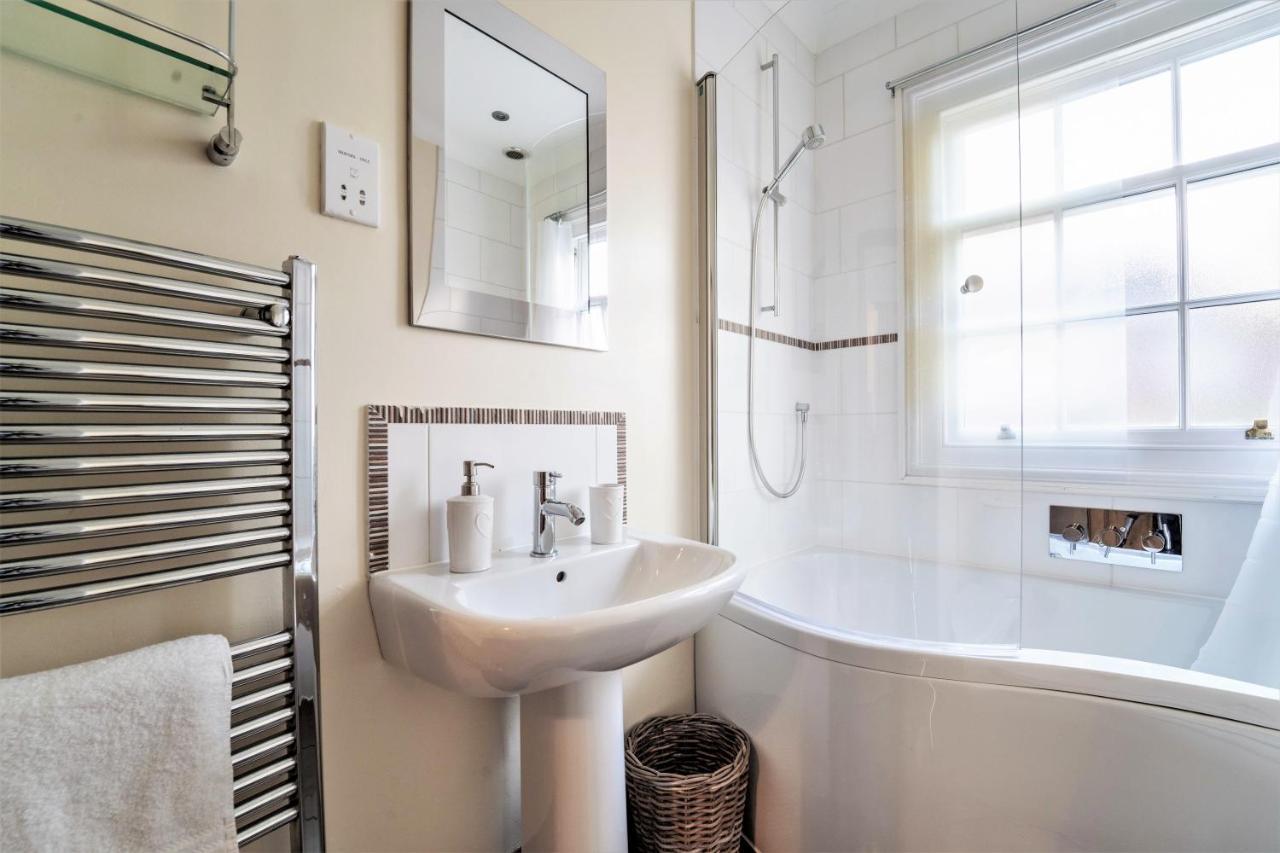 The In Chester, Sleeps 6 With Free Parking * Chester