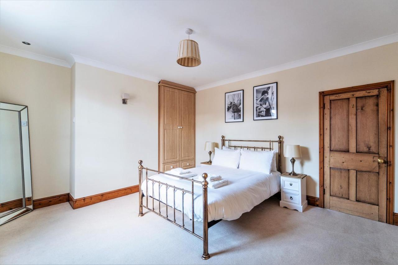 The In Chester, Sleeps 6 With Free Parking Holiday home *