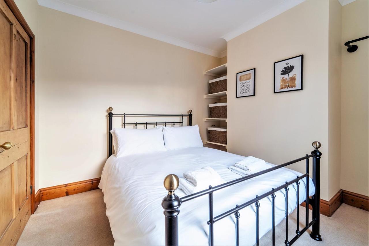 The In Chester, Sleeps 6 With Free Parking * Chester