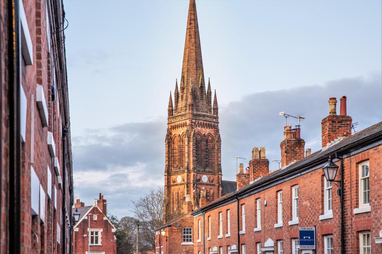 The In Chester, Sleeps 6 With Free Parking * Chester