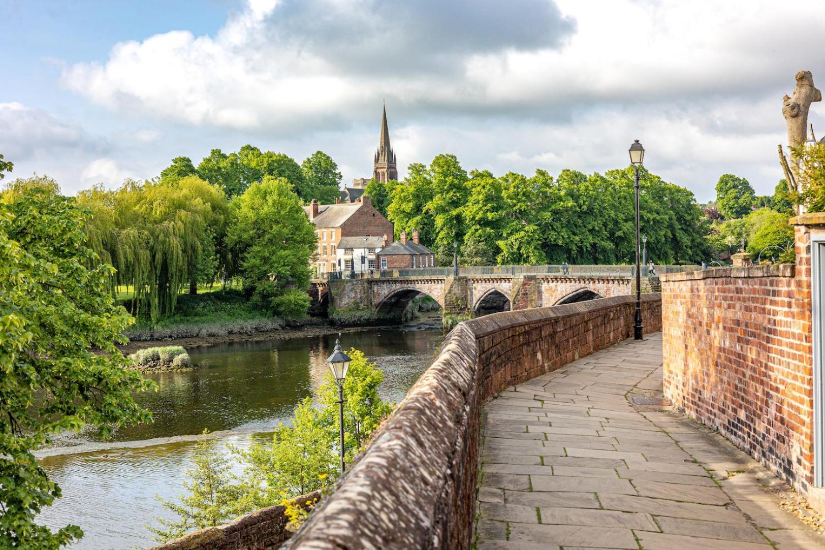 The In Chester, Sleeps 6 With Free Parking * Chester